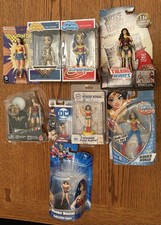 Lotto di 9 action figure e oggetti da collezione Wonder Woman