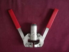 TAPPATRICE VINTAGE A DUE LEVE BREV MADE IN ITALY ACCIAIO TAPPI A CORONA 26 MM