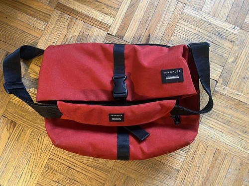 Crumpler flock horror - of,