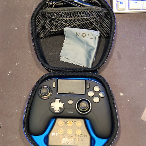 Controller nacon revolution - controller,
