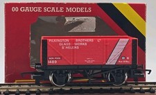 Hornby R094 Pilkington Bros 7 plank wagon  Boxed  OO Gauge Model Railway.