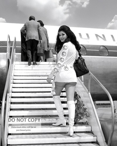 Actress edwige fenech pin - actress,