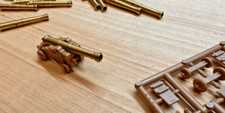 cannone in ottone da 40mm con affusto in plastica in regalo modellismo