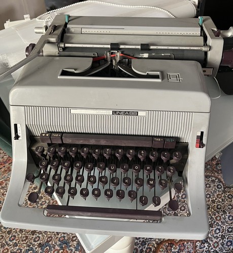 Macchina per scrivere - , olivetti