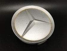 MERCEDES 75MM BORCHIA COPPA COPRI MOZZO MOZZI CERCHIO RUOTA LOGO BADGE STEMMA