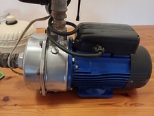 pompa acqua 220v...3'5 CV ..8 bar ..usata ma ben funzionante,ideale per lavori  