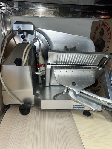 Affettatrice professionale - affettatrice,
