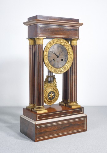 Antico orologio a - ⚜️,