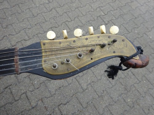 Vecchia chitarra passeggio - vecchia,