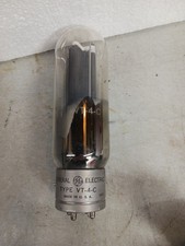 WWII VT-4-C 211 RADIO TUBO