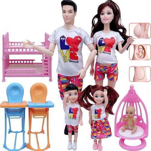 Bambola incinta famiglia