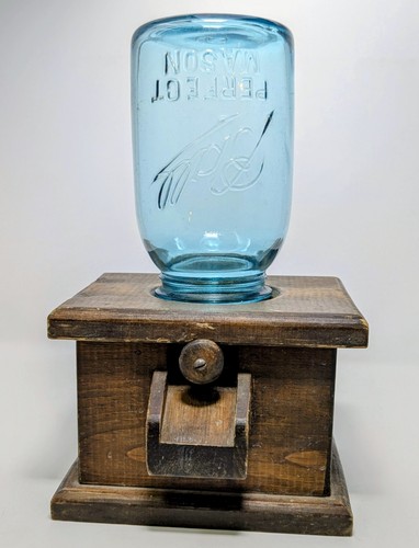 Antico dispenser caramelle