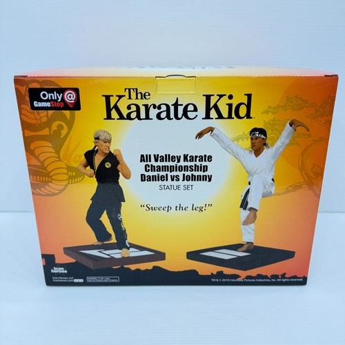 The karate kid statua all - statua,