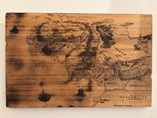 La Terra Di Mezzo - Il Signore Degli Anelli - Pirografia Laser Su Pioppo