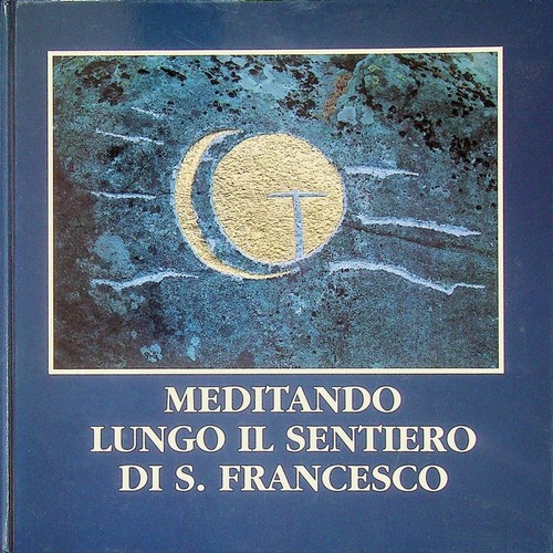 Meditando lungo sentiero di - sentiero,