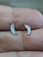 Piccoli orecchini a perno in