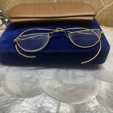 Antica montatura per occhiali