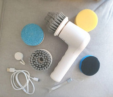 Spazzola elettrica rotante multifunzione per pulizia, con 5 testine. USATA.