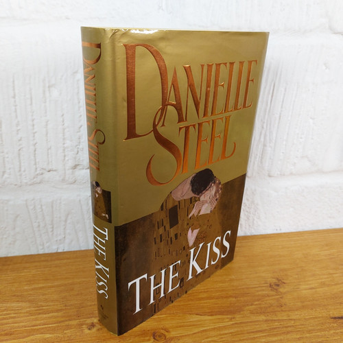 The kiss danielle steel - by,