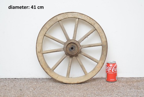 Vecchio carrello legno - in,