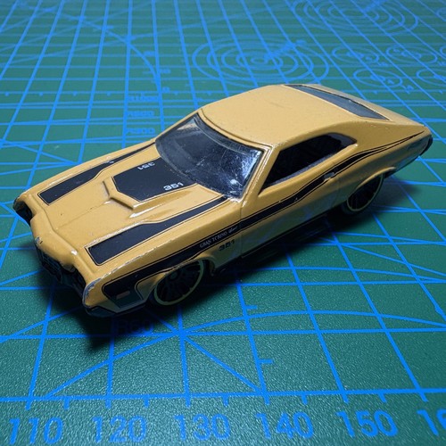 Hot wheels ford gran - hot,