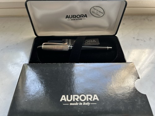 Penna stilografica aurora