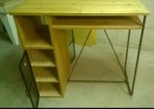 Tavolo alto e robusto da