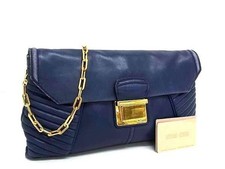 Borsa pochette Miu Miu, stile
