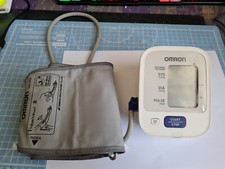 Omron M2 Basic Misuratore di Pressione Sfigmomanometro da Braccio