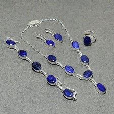 Collana con pietre preziose