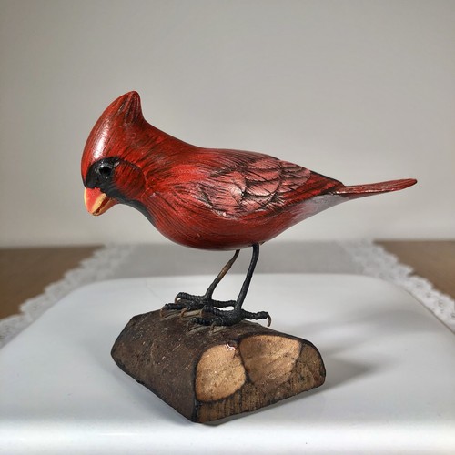 Statuina cardinale uccellino