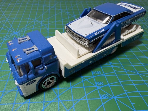 Hot wheels custom ford - hot,