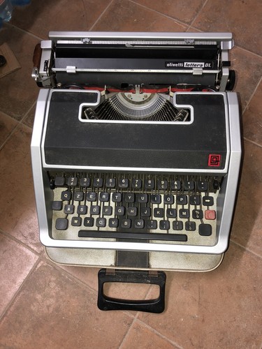Macchina scrivere olivetti - da,