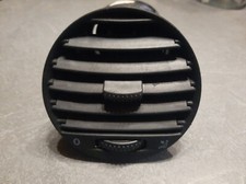 GRILLE DE VENTILATION AVANT