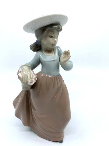 Statuina porcellana nao - porcellana,