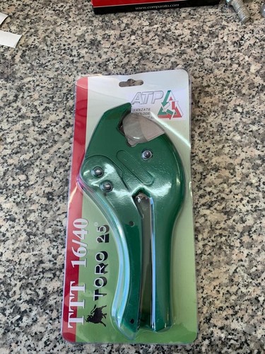 Pinza tronchese tagliatubi pvc