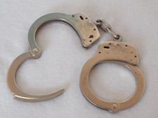 Smith Wesson manette M100