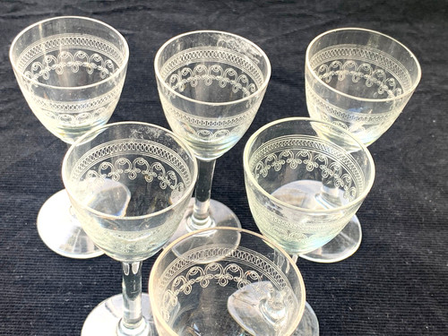 Anciens verres liqueur en - à,