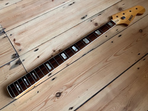 Collo chitarra basso jazz
