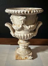 Antico Vaso in Ghisa