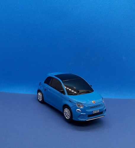 Voiture pour circuit - 1/43, fiat