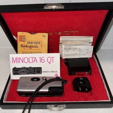 Minolta 16 QT set fotocamera spia subminiatura con custodia, unità flash, manuale