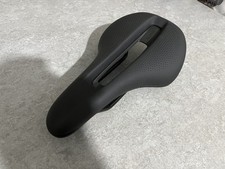 Sella Bontrager Verse Comp 135
