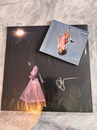Signed olivia rodrigo - signed,
