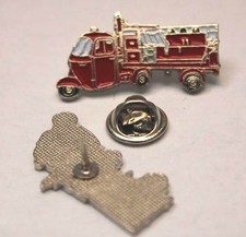 VESPA APE PENTARO (Firebrigade) PIN MBA 556