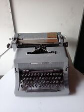 Macchina da scrivere Olivetti
