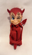 Ornamento da appendere vintage anni 60 Kamar ammiccante diavolo rosso elfo cattivo ginocchio pixie