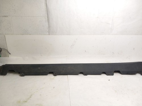 Left side skirt - side,