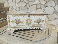 Cassapanca Tirolese dipinta datata 1879