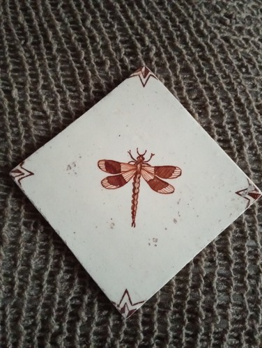 Piastrella libellula antica
